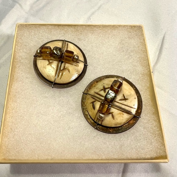 Vintage Jewelry - Earrings, copper metal and bones clip on earrings with Brown glass beads.